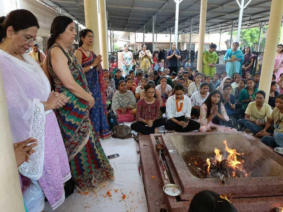 KL Mehta Dayanand College for Women Faridabad Inauguration Havan photo 3